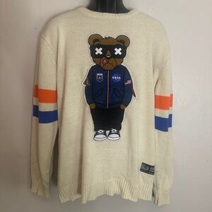 Black Pike Embroidered Seater XL Gently worn 100% acrylic 24" armpit to armpit